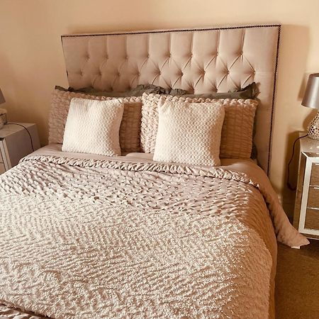 A Room In Central Park Apts Carrick on Shannon Buitenkant foto